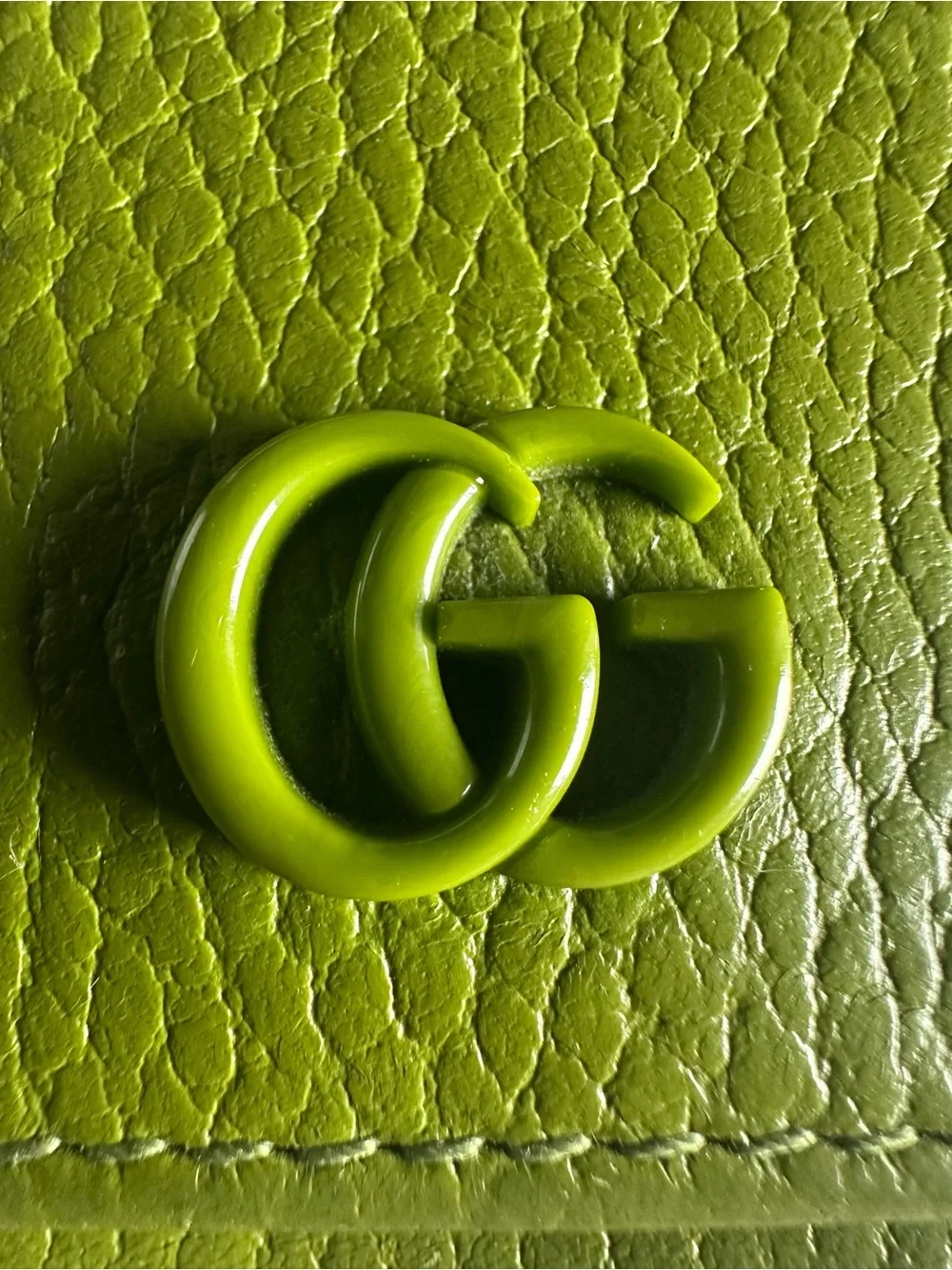 Authentic Gucci GG Marmont Lime Green Pebbled Leather Compact Wallet